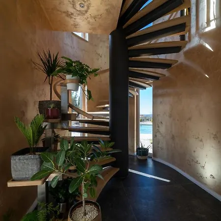 Elani - Stylish And Modern 6b Seaview *