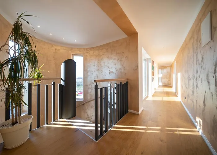 Elani - Stylish And Modern 6b Seaview *