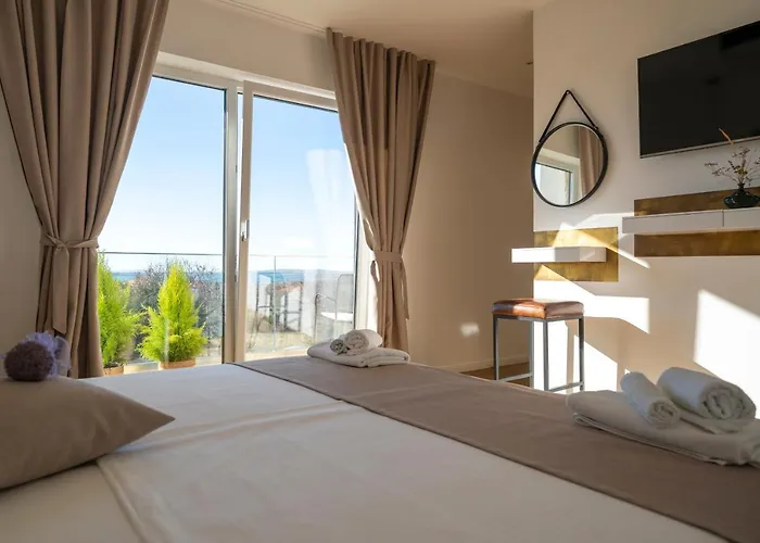 Elani - Stylish And Modern 6b Seaview Vrsi
