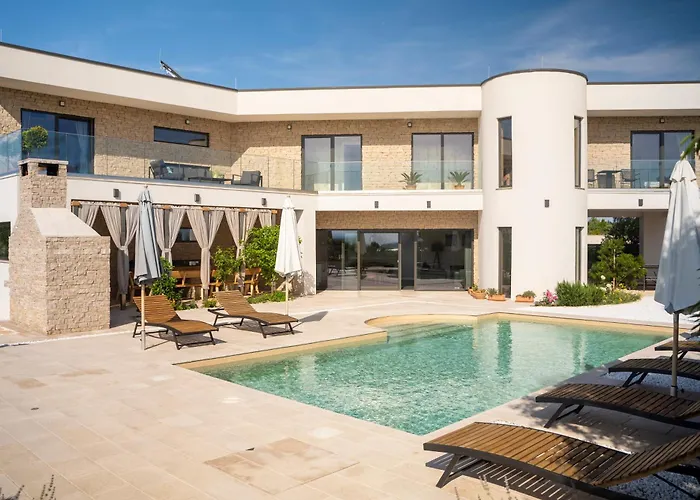 Elani - Stylish And Modern 6b Seaview Villa *