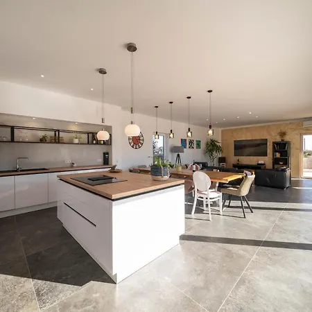 Vila Elani - Stylish And Modern 6b Seaview *
