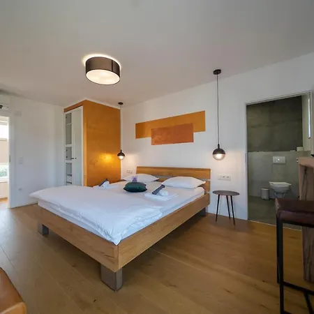 Elani - Stylish And Modern 6b Seaview