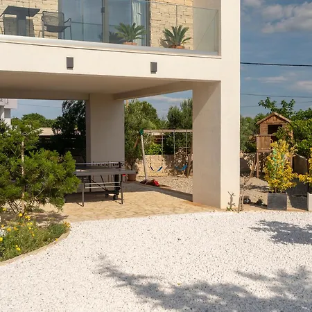 Elani - Stylish And Modern 6b Seaview Vrsi