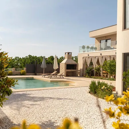 Villa Elani - Stylish And Modern 6b Seaview