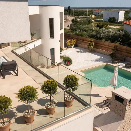 Elani - Stylish And Modern 6b Seaview Villa